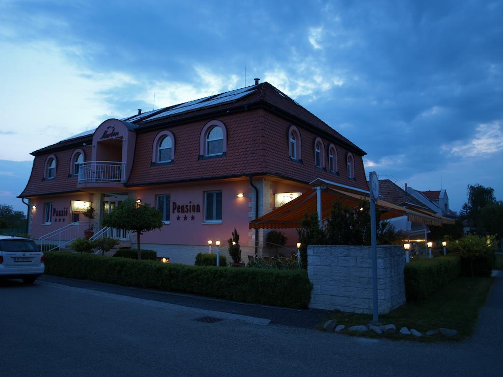 Bed and Breakfast Marben Panzio Hegykő Esterno foto
