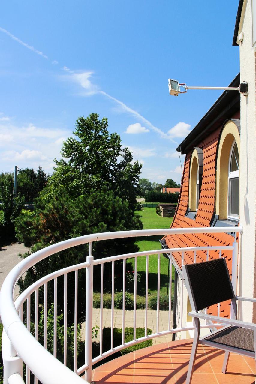 Bed and Breakfast Marben Panzio Hegykő Esterno foto