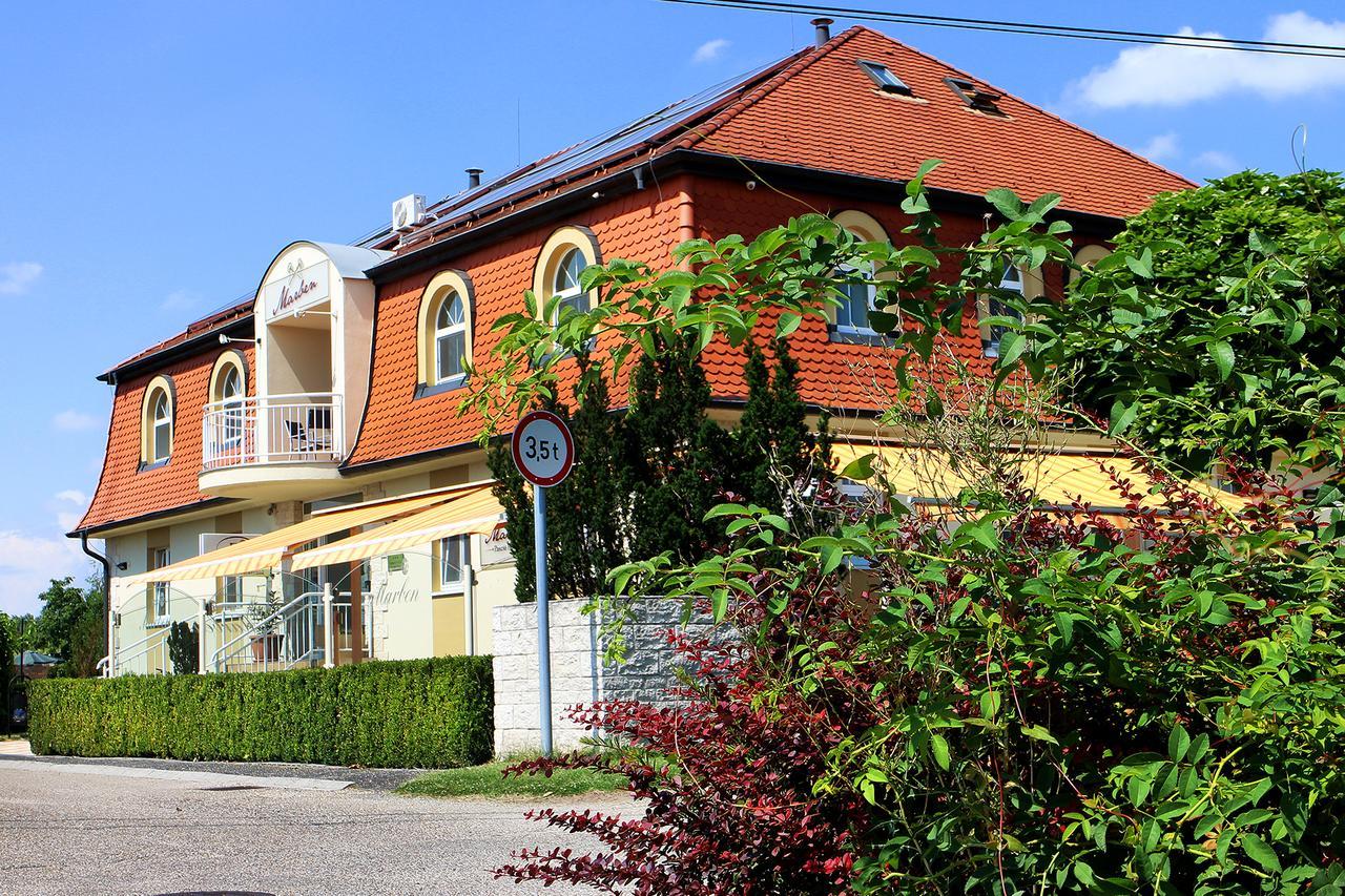 Bed and Breakfast Marben Panzio Hegykő Esterno foto
